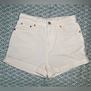 Levi’s Shorts NWOT A Line Mom Shorts High Rise Cuffed White Size 28